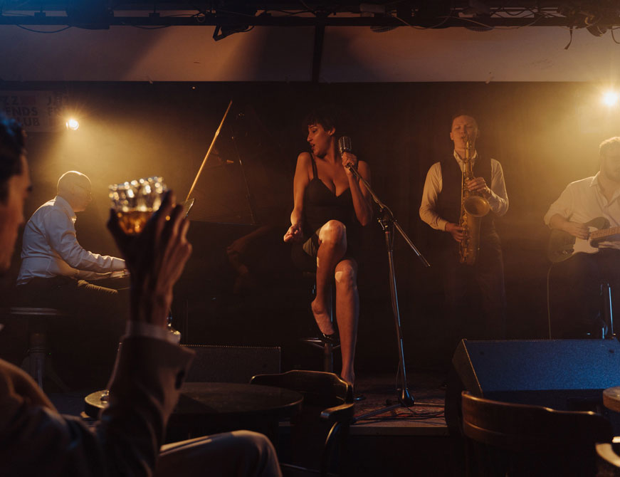 ENTERTAINMENT FOR HOTELS & RESTAURANTS